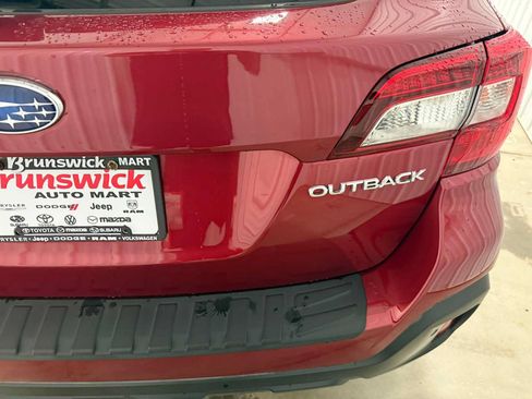 Used 2018 Subaru Outback 2.5i Limited AWD/4WD image 18