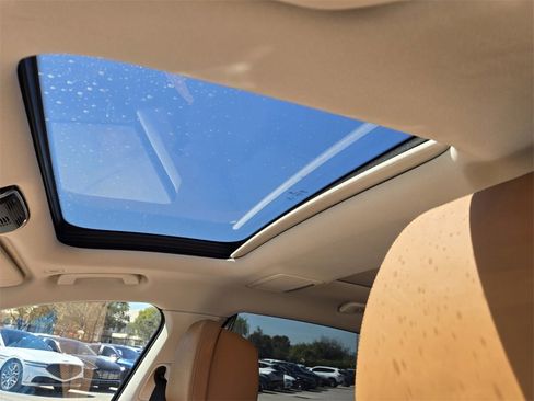 Used 2022 BMW 740i xDrive w/ Premium Package image 18