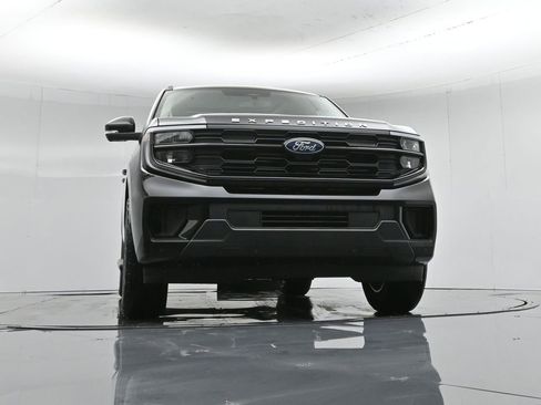 New 2026 Ford Expedition Active image 47