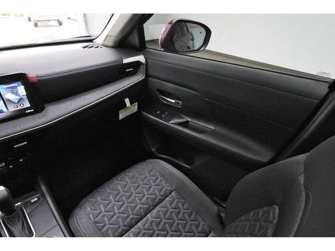Certified 2026 Nissan Kicks SV FWD image 10