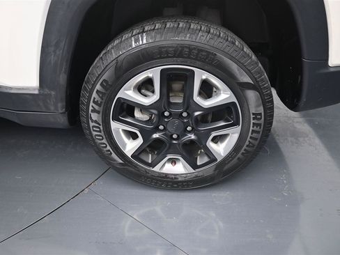 Used 2018 Jeep Compass Trailhawk w/ Leather Interior Group AWD/4WD image 14
