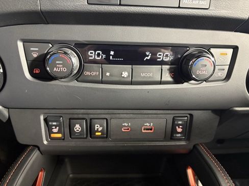 Used 2023 Nissan Frontier PRO-4X w/ Pro-4X Premium Package image 19