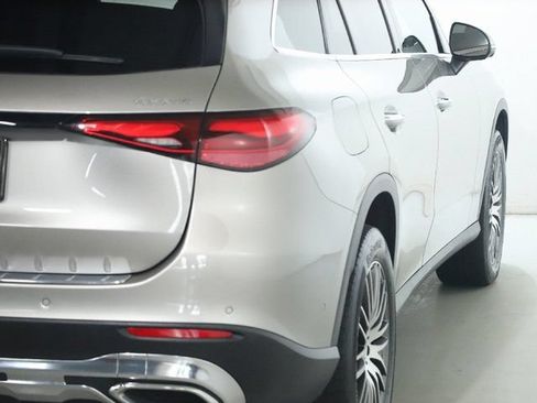 Used 2023 Mercedes-Benz GLC 300 4MATIC image 48