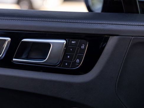 Certified 2023 Porsche Cayenne Turbo AWD/4WD image 45