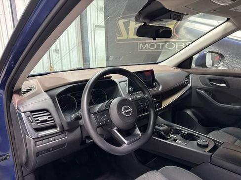 Used 2023 Nissan Rogue SV AWD/4WD image 5