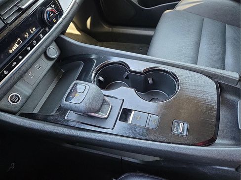 Used 2021 Nissan Rogue SV w/ Premium Package image 25