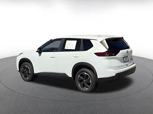 Used 2024 Nissan Rogue SV AWD/4WD image 14