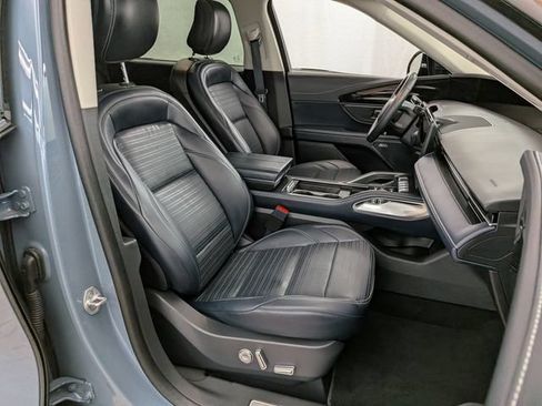 Used 2025 Lincoln Nautilus Reserve AWD/4WD image 28