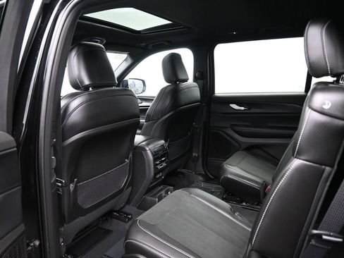 New 2025 Jeep Grand Cherokee L Altitude image 23