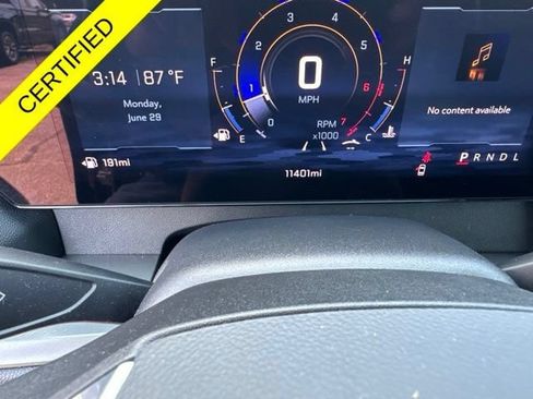 Used 2025 Chevrolet Traverse LT w/ LPO, Floor Liner Package FWD image 15