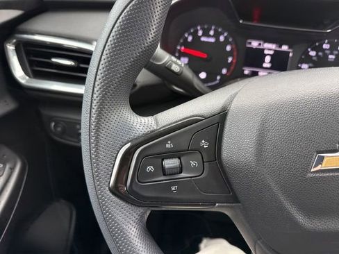 Used 2022 Chevrolet TrailBlazer LT w/ Convenience Package image 11