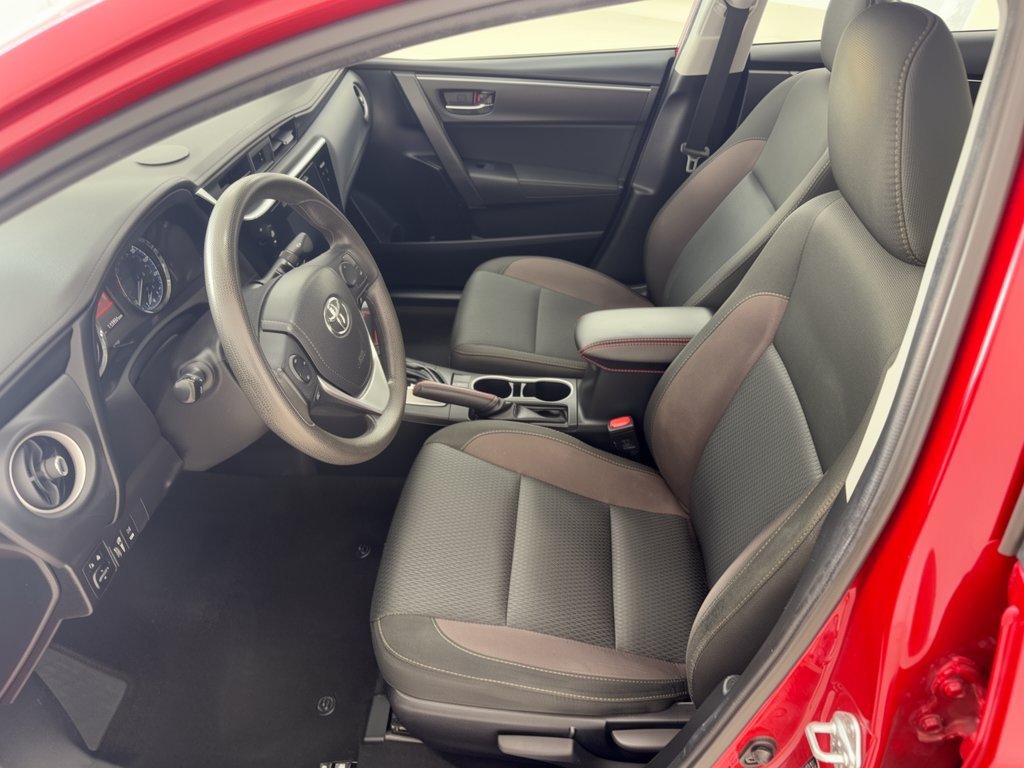 Used 2017 Toyota Corolla LE FWD image 5