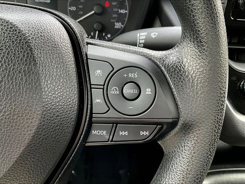 Used 2023 Toyota Corolla LE image 18