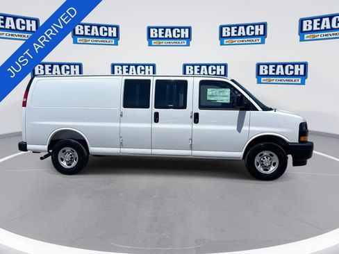New 2026 Chevrolet Express 2500 Extended w/ Enhanced Convenience Package RWD image 9