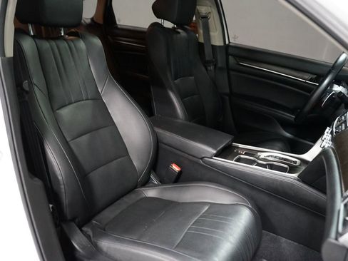 Used 2022 Honda Accord Touring image 27