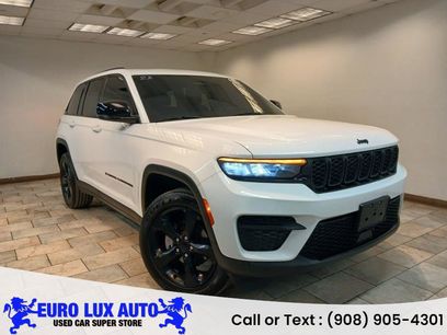 Used 2023 Jeep Grand Cherokee Altitude