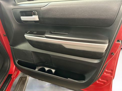Used 2017 Toyota Tundra SR5 w/ TRD Off Road Package AWD/4WD image 33