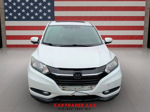 Used 2017 Honda HR-V EX image 2