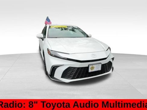 Used 2026 Toyota Camry SE FWD image 12