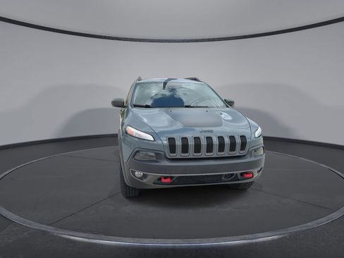 Used 2014 Jeep Cherokee Trailhawk w/ Technology Group AWD/4WD image 3