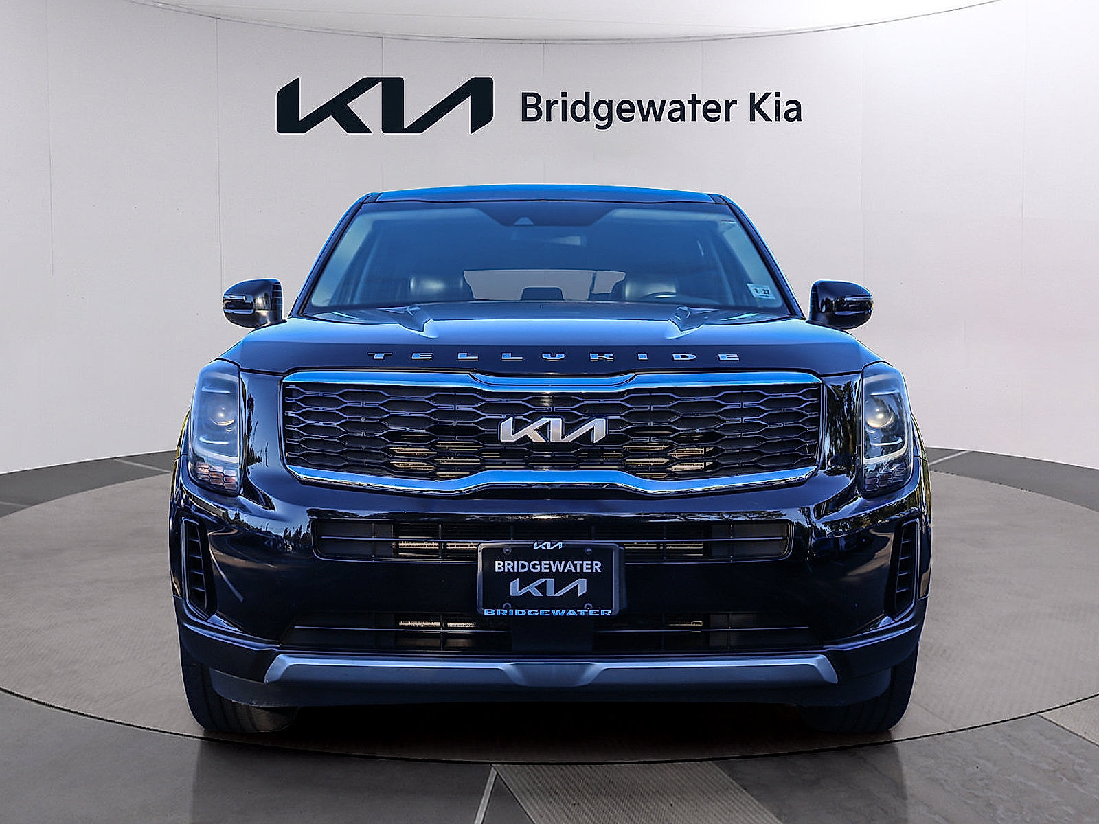 Certified 2022 Kia Telluride LX FWD image 2