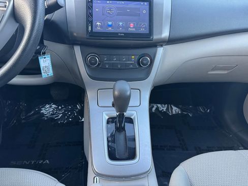 Used 2015 Nissan Sentra S image 21