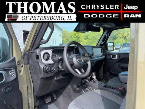Used 2025 Jeep Wrangler Unlimited Sport AWD/4WD image 11