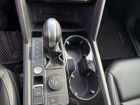 Used 2023 Volkswagen Atlas SEL R-Line image 18