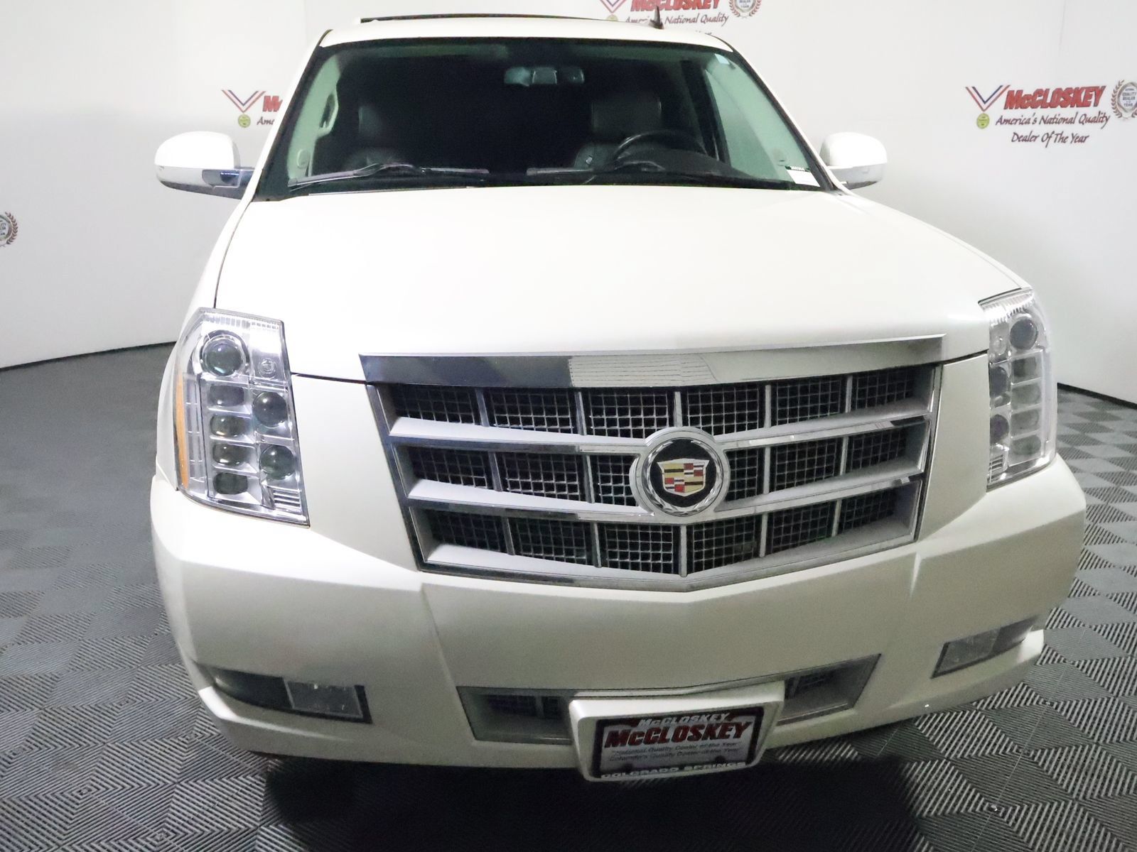 Used 2014 Cadillac Escalade Platinum AWD/4WD image 17