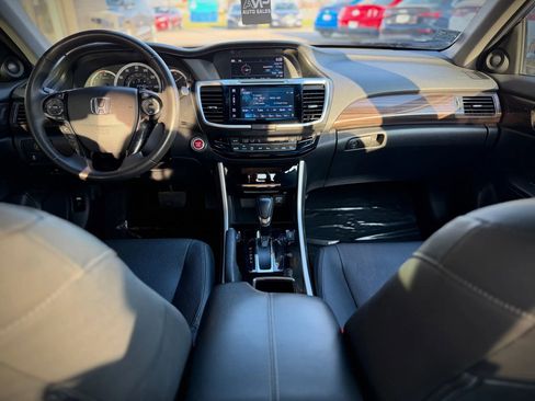 Used 2017 Honda Accord EX-L image 9