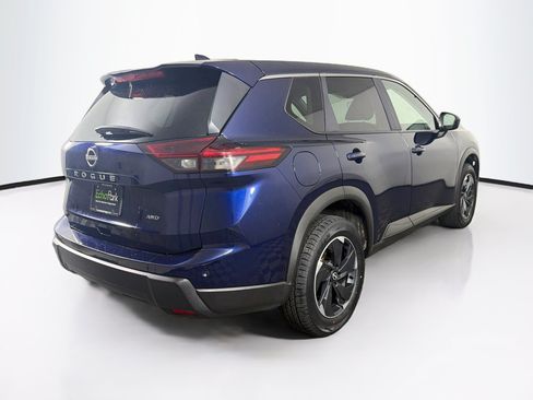 Used 2025 Nissan Rogue SV AWD/4WD image 9