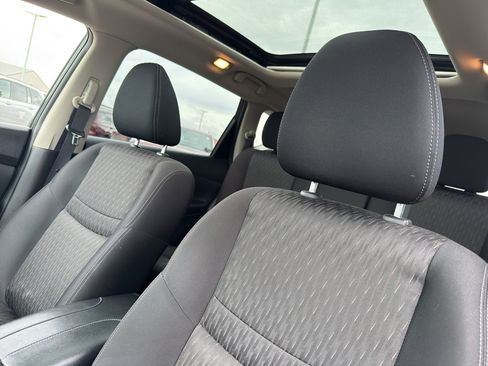 Used 2019 Nissan Rogue SV w/ Sun & Sound Touring Package AWD/4WD image 27