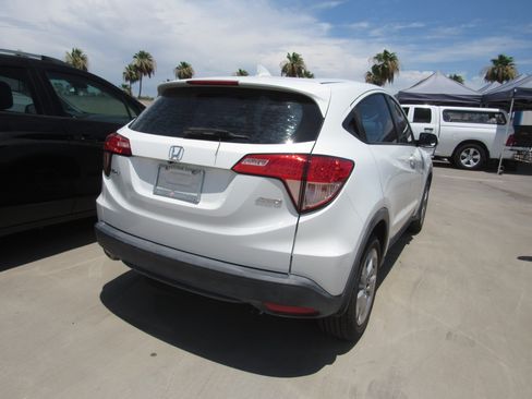 Used 2016 Honda HR-V LX image 3