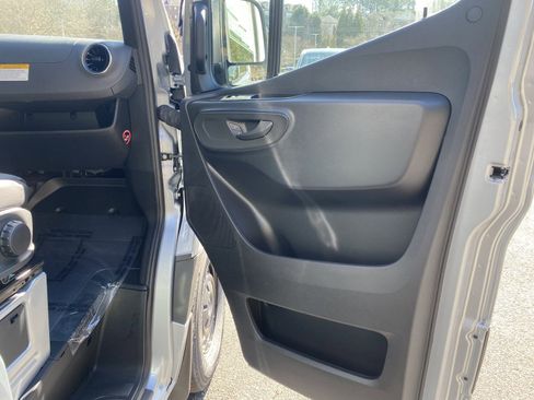 New 2025 Mercedes-Benz Sprinter 2500 image 36