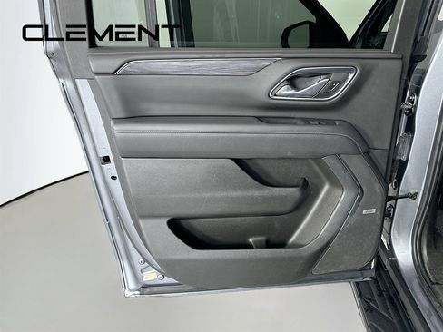 Used 2022 GMC Yukon XL SLT w/ SLT Luxury Package AWD/4WD image 31