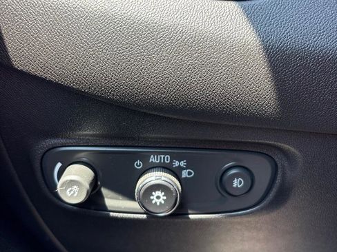 Used 2024 Chevrolet Equinox Premier AWD/4WD image 20