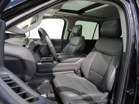 Used 2025 Ford Expedition Max Active image 12