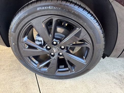 Used 2025 Buick Envision Sport Touring image 40