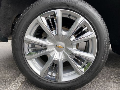 Used 2023 Chevrolet Silverado 1500 High Country w/ High Country Premium Package AWD/4WD image 49