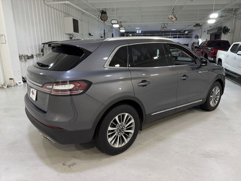 Used 2022 Lincoln Nautilus Standard w/ Premium Package image 5