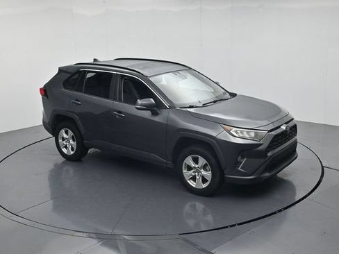 Used 2019 Toyota RAV4 XLE FWD image 41