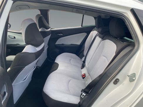 Used 2022 Toyota Prius LE FWD image 13