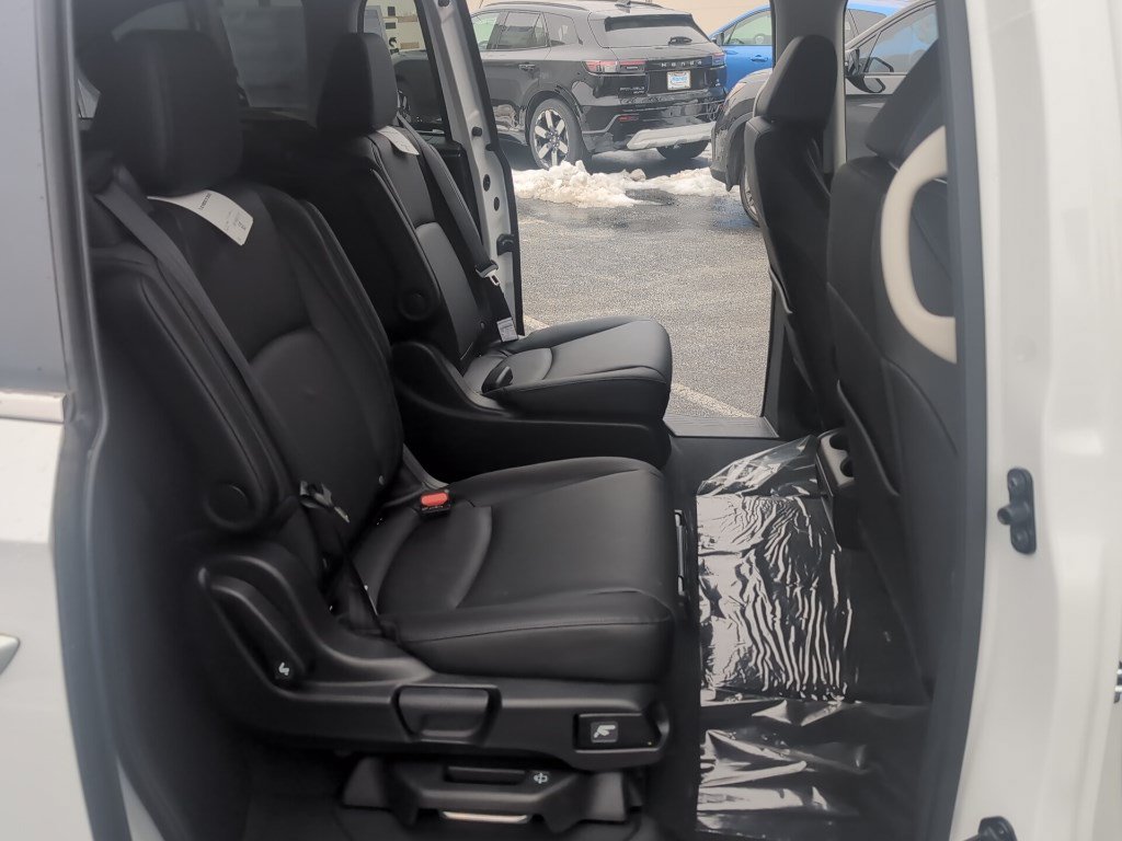 Used 2026 Honda Odyssey EX-L image 13