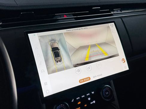 Used 2023 Land Rover Range Rover SE image 18