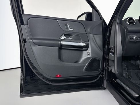 New 2026 Mercedes-Benz GLB 250 image 21