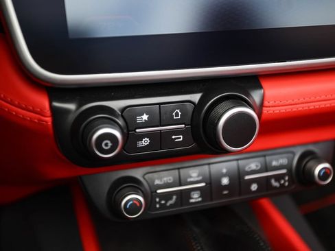 Certified 2019 Ferrari Portofino RWD image 36