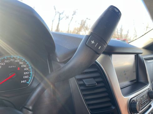 Used 2020 Chevrolet Suburban Premier w/ Premier Plus Edition image 16