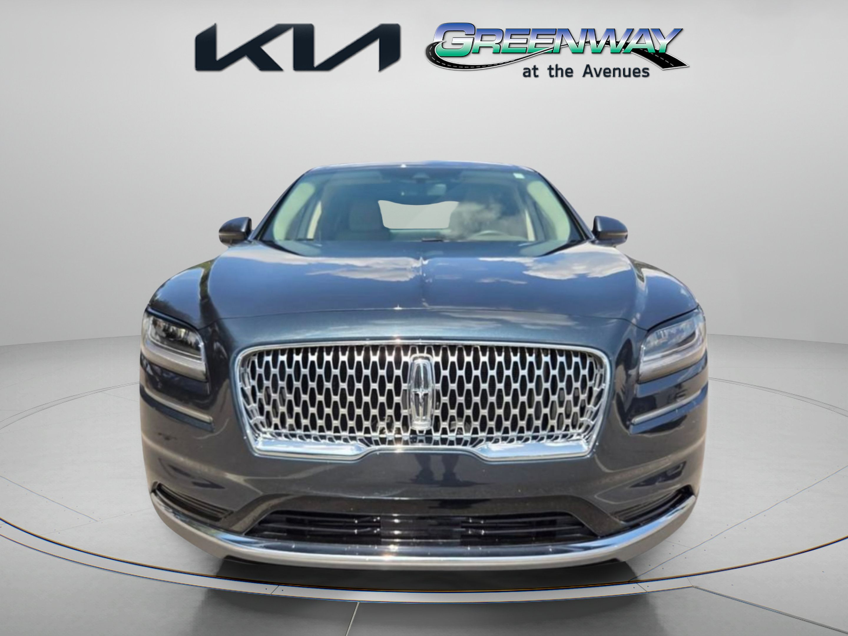 Used 2023 Lincoln Nautilus AWD w/ Premium Package image 2