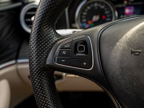 Used 2017 Mercedes-Benz E 300 image 36