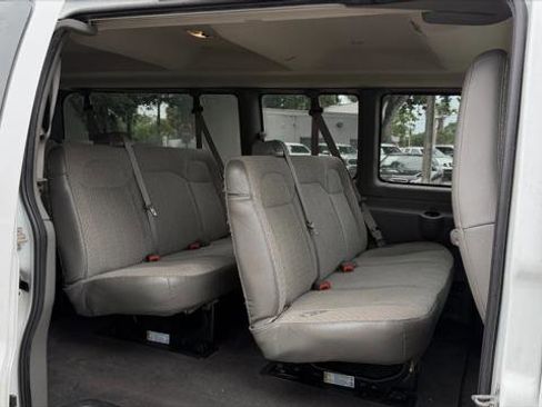 Used 2020 Chevrolet Express 3500 LT w/ LT Preferred Equipment Group RWD image 17
